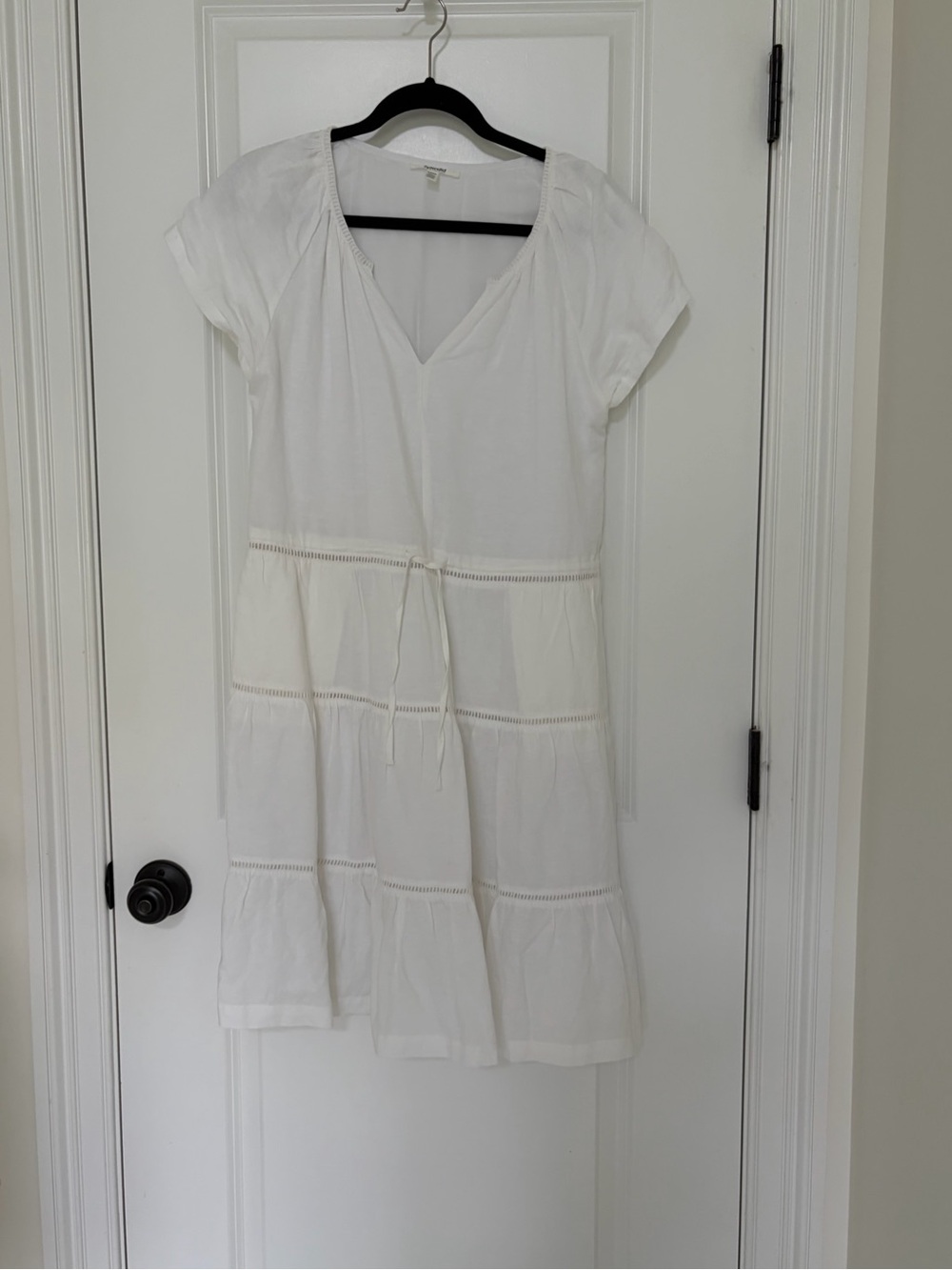 Splendid White Tiered V-Neck Summer Dress